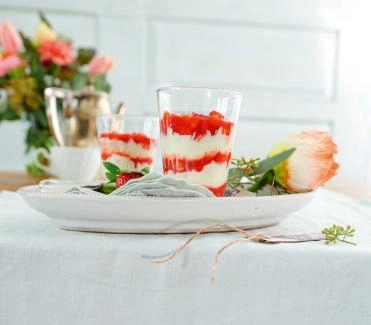 Erdbeer-Zitronen-Schichtcreme